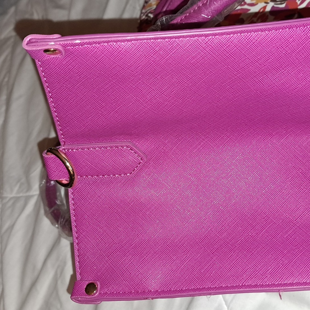 👻Trina Turk tote with strap - Picture 9 of 16